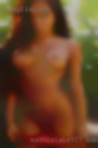 MathieLaba977 some naked woman in pool